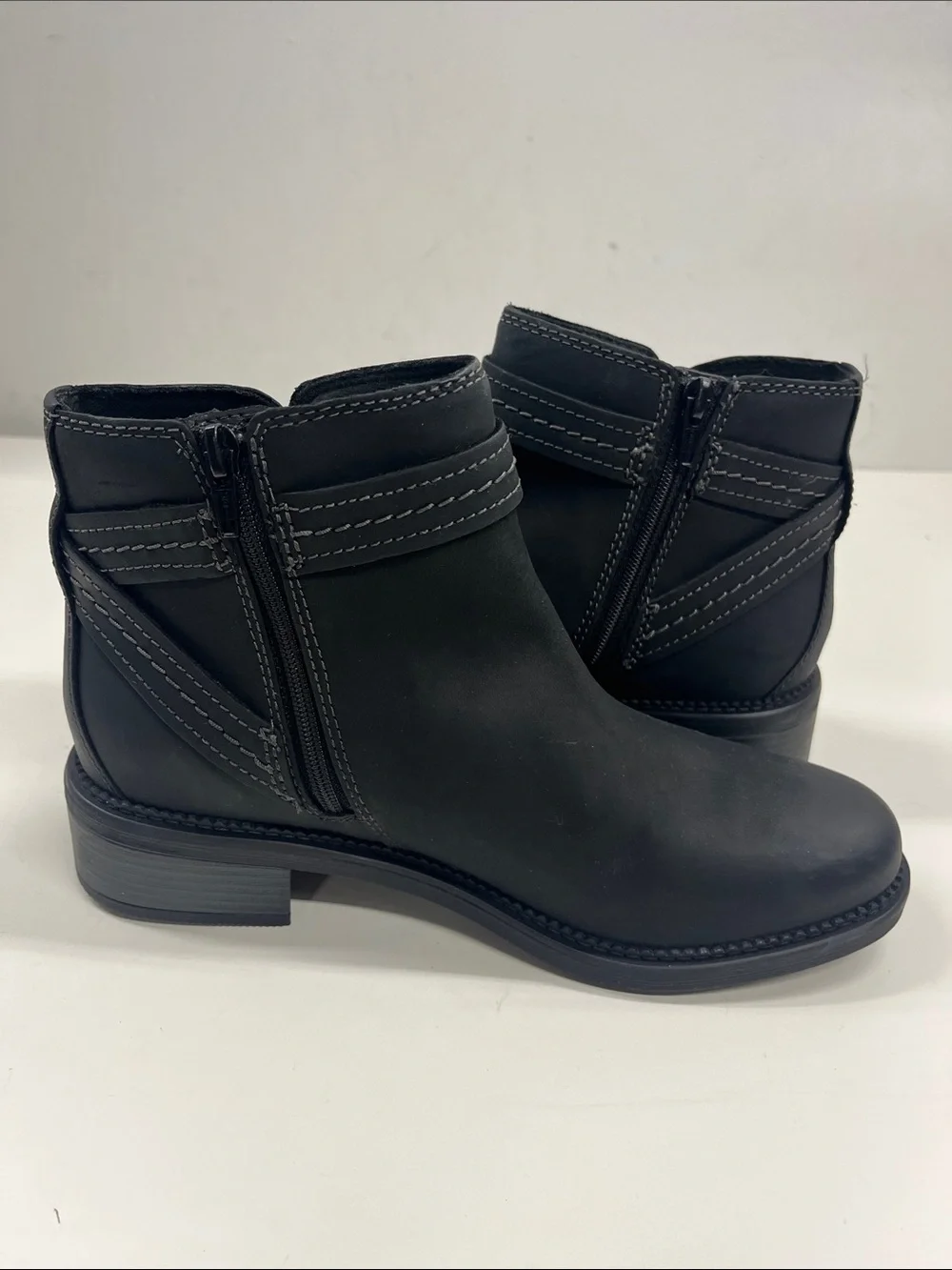 New Clarks Maye Strap Women's Boots in Black Leather Size 8